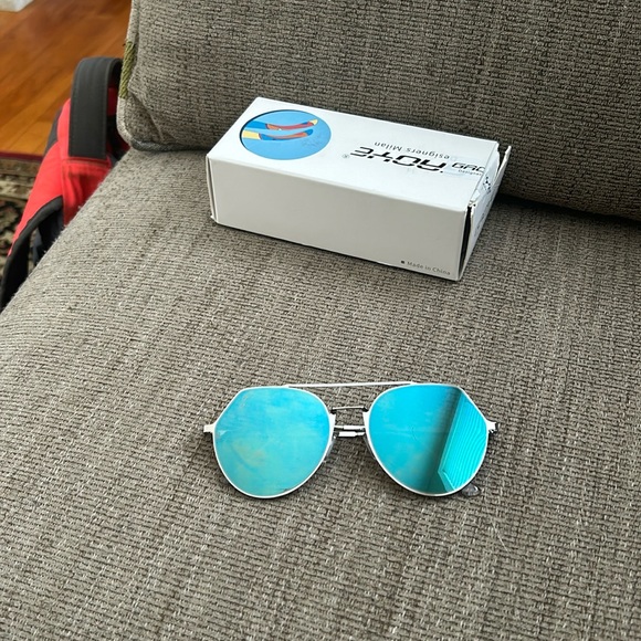 Women’s sunglasses - Picture 1 of 1